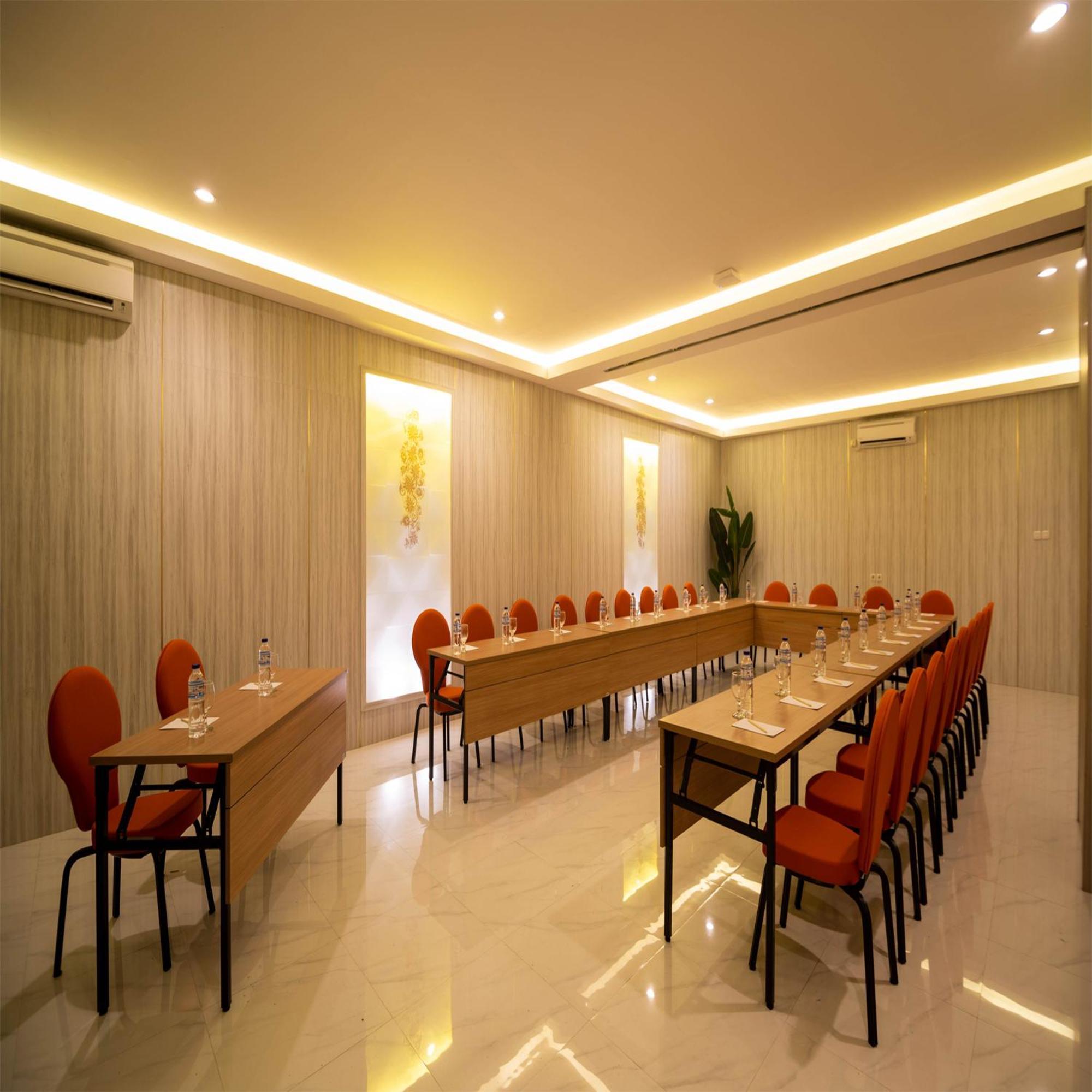 Yulia Hotel Managed By Hig Горонтало Экстерьер фото